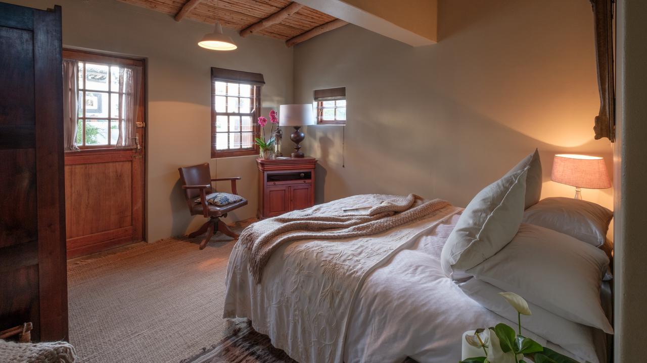 Smugglers' Bnb Paternoster Luaran gambar